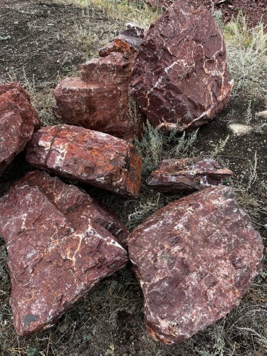 Ландшафтные глыбы красно-фиолетовые 200-1000 килограмм купить в Карабаше