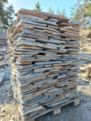 Плитняк златолит серебристый для цоколя, отмостки купить в Карабаше