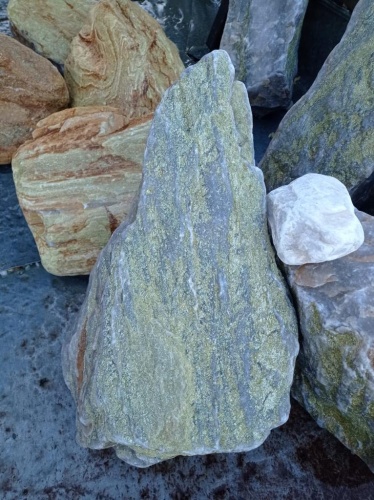 Златолит жёлтый, жёлто-зелёный глыбки и валуны для ланшафтного дизайна купить в Карабаше