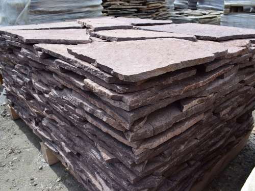 Плитняк лемезит бордовый для облицовки цоколя 20-25 мм  купить в Карабаше