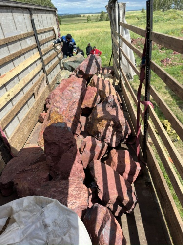 Ландшафтные глыбы красно-фиолетовые 200-1000 килограмм купить в Карабаше