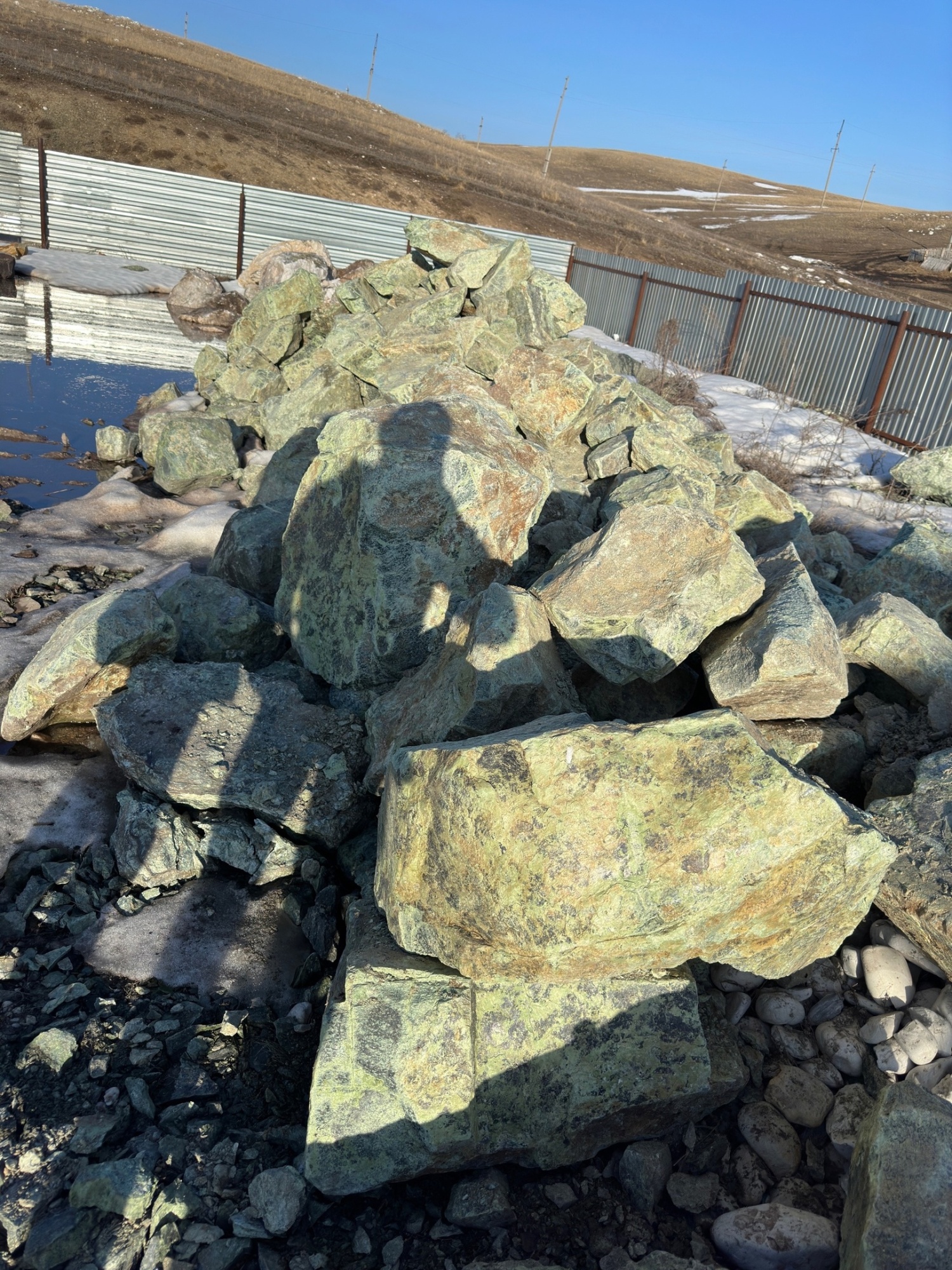 Камни для ландшафтного дизайна зелёные 10-60 килограмм купить в Карабаше