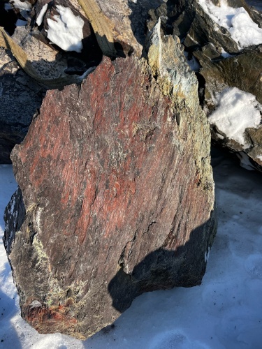 Ландшафтные глыбы красно-фиолетовые 200-1000 килограмм купить в Карабаше