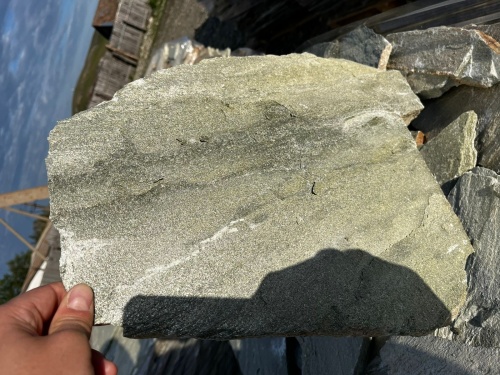 Плитняк златолит зелёный для цоколя, отмостки купить в Карабаше