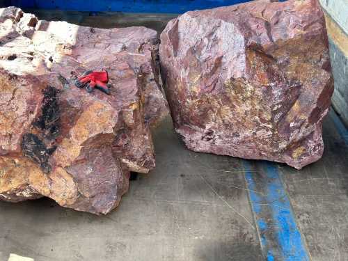Ландшафтные глыбы красно-фиолетовые 200-1000 килограмм купить в Карабаше