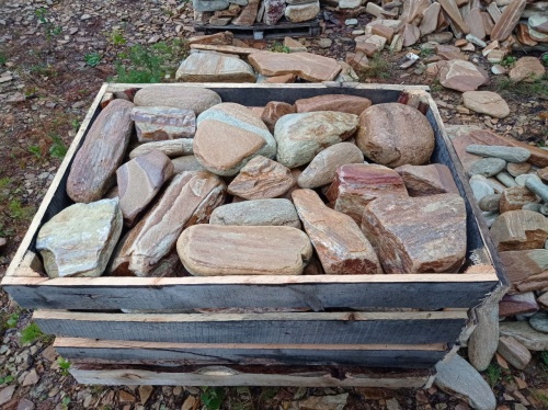 Златолит жёлтый, жёлто-зелёный глыбки и валуны для ланшафтного дизайна купить в Карабаше