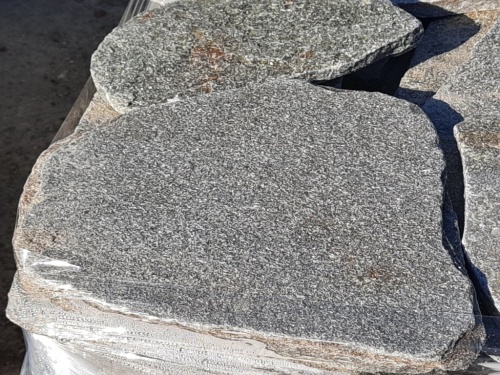 Златолит серебристый галтованный для лестниц купить в Карабаше