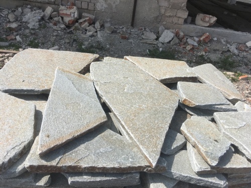 Златолит серебристый галтованный для лестниц купить в Карабаше